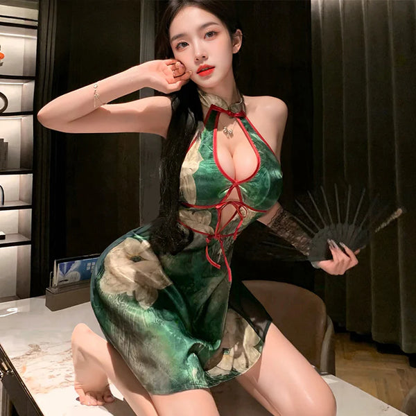 Dream of Elegance – Sexy Backless Floral Lace Cheongsam with Cutouts